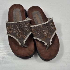 Skechers Brown and Tan Sandals